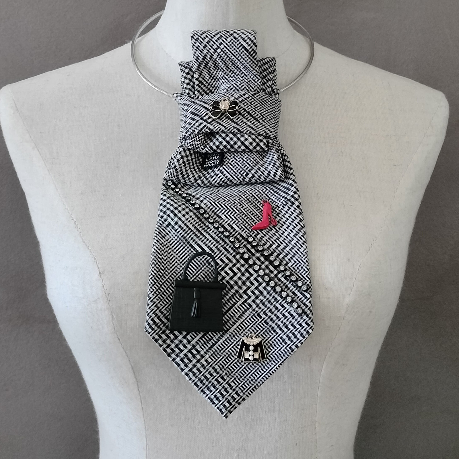 Cravatta Gioiello SILSORÍ: Pied-de-poule & Borsetta Strass